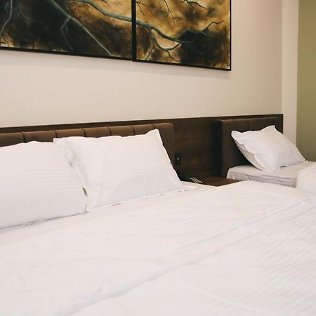 Hotel Rozafa Suhareke Kültér fotó